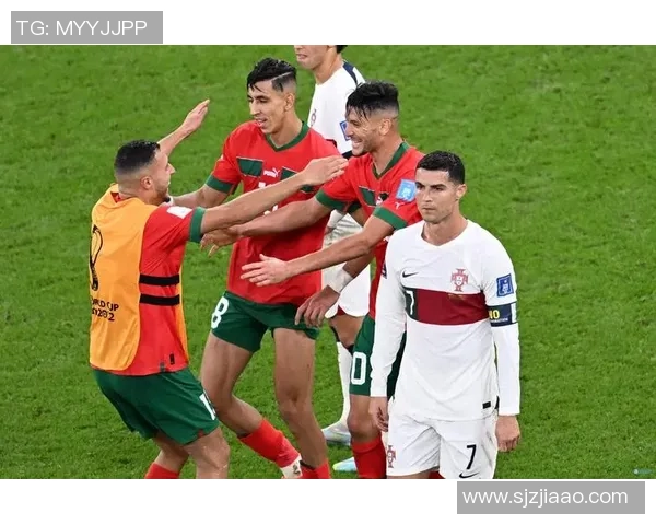 足球明星C罗精彩直播回顾与互动分享，球迷热情高涨共庆足球盛宴