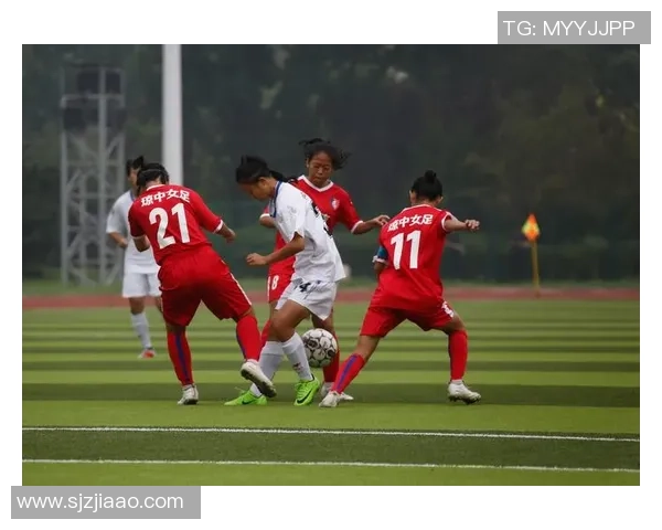 足球明星激情瞬间尽显风采超燃照片集锦让你感受赛场魅力